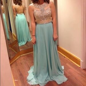 Beautiful Teal Prom/Homecoming Dress with Beading